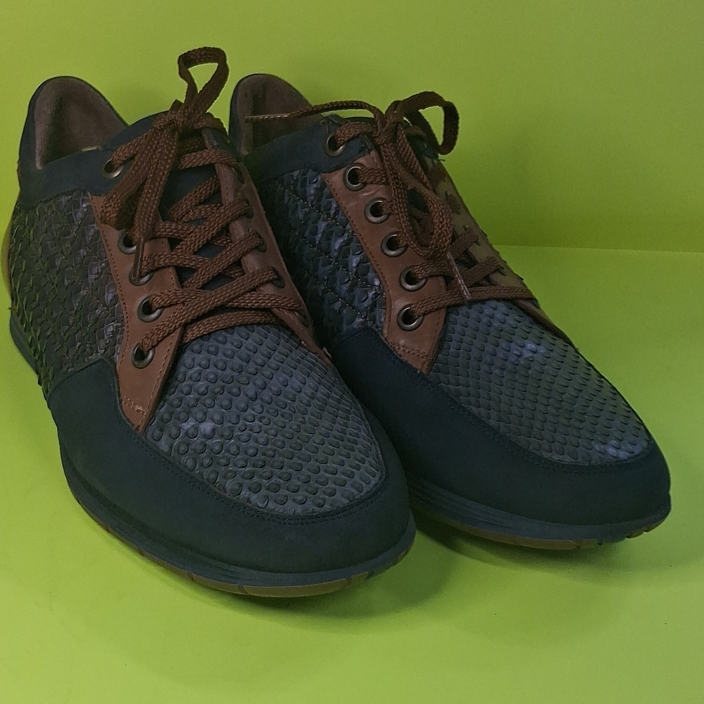 Men's Navy and Brown Textured Lace-Up Sneakers by